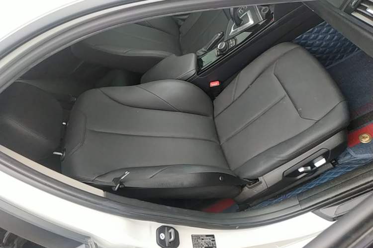 Used BMW 3 Series 2016 316i Fashion Model Right Front Seat