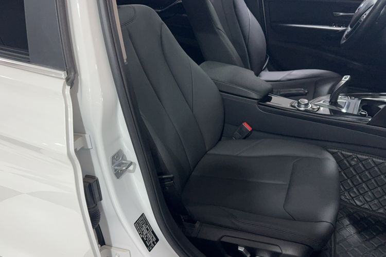 Used BMW 3 Series 2016 320Li Fashion Model Right Front Seat