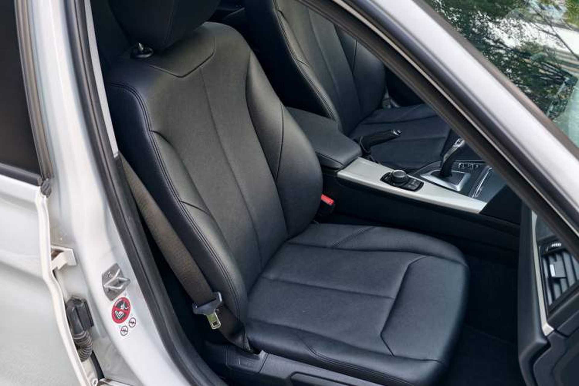 Used BMW 3 Series 2016 320i Sport Touring Edition Right Front Seat