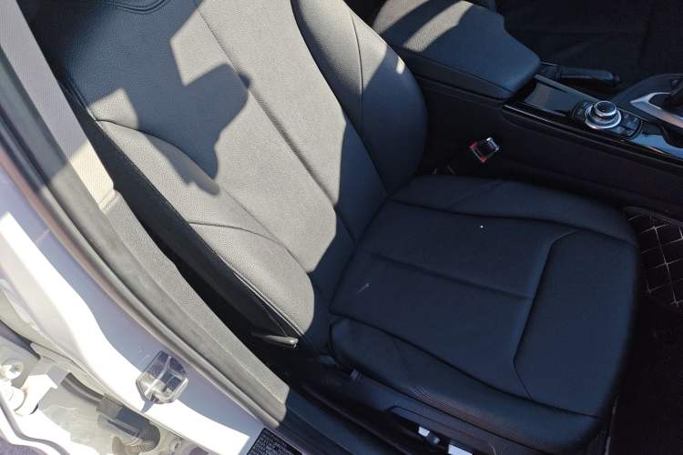 Used BMW 3 Series 2016 320Li Fashion Model Right Front Seat