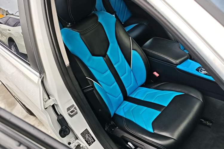 Used BMW 3 Series 2016 320Li Fashion Model Right Front Seat