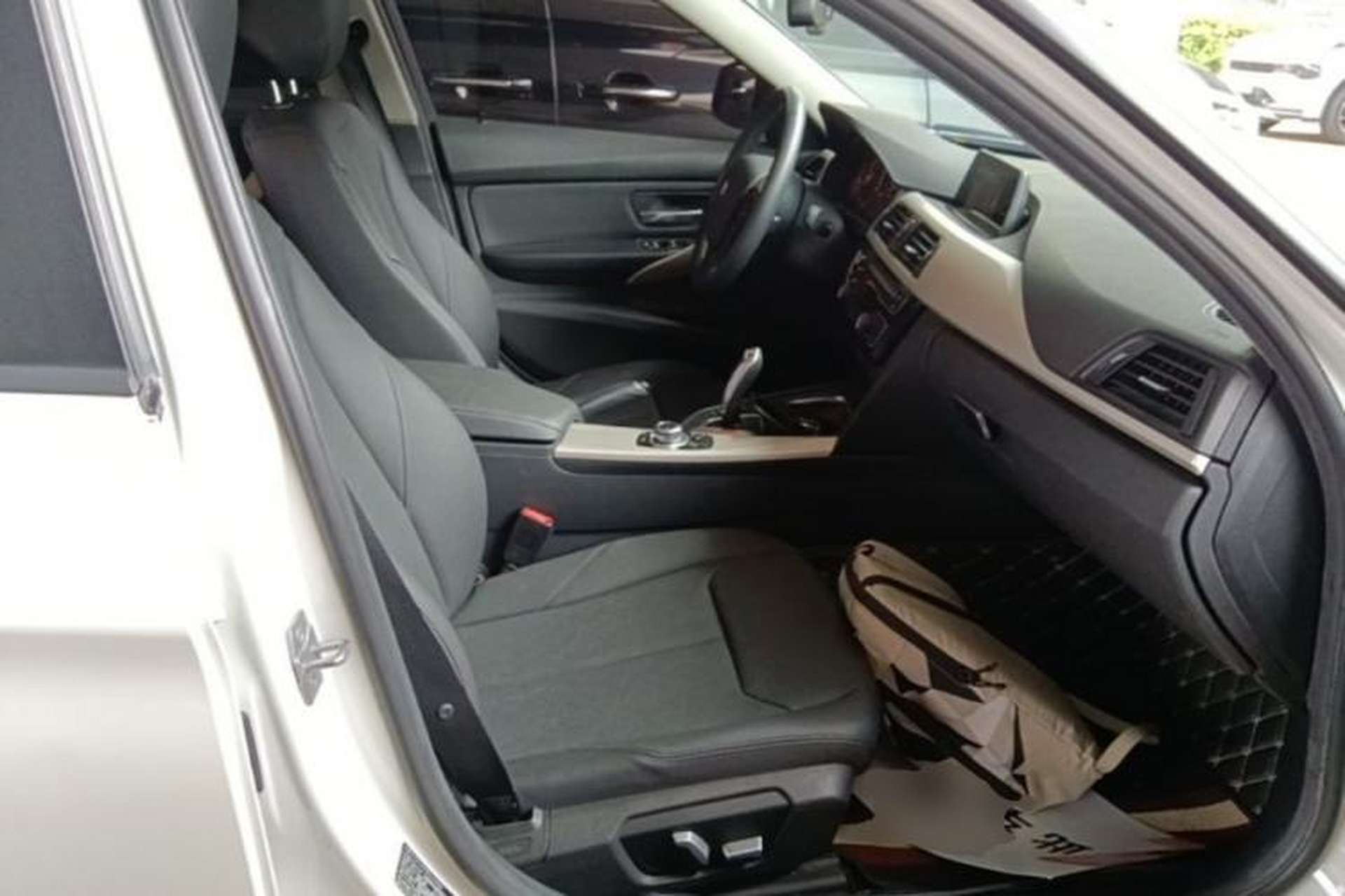 Used BMW 3 Series 2016 320i Fashion Model Right Front Seat