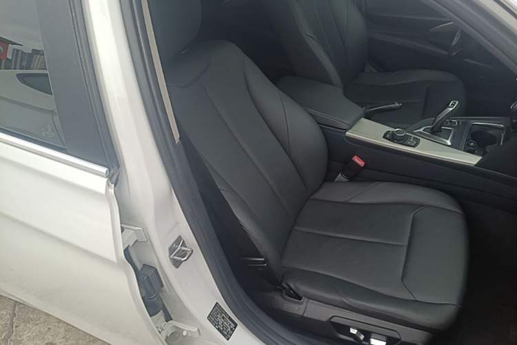 Used BMW 3 Series 2016 320Li Ambition Model Right Front Seat