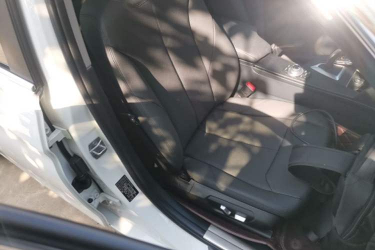 Used BMW 3 Series 2016 320Li Fashion Model Right Front Seat
