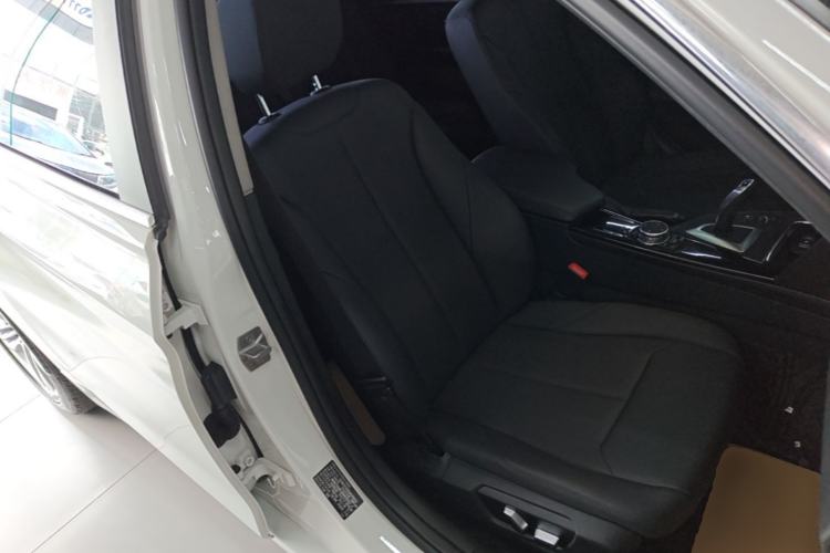 Used BMW 3 Series 2016 320Li Ambition Model Right Front Seat