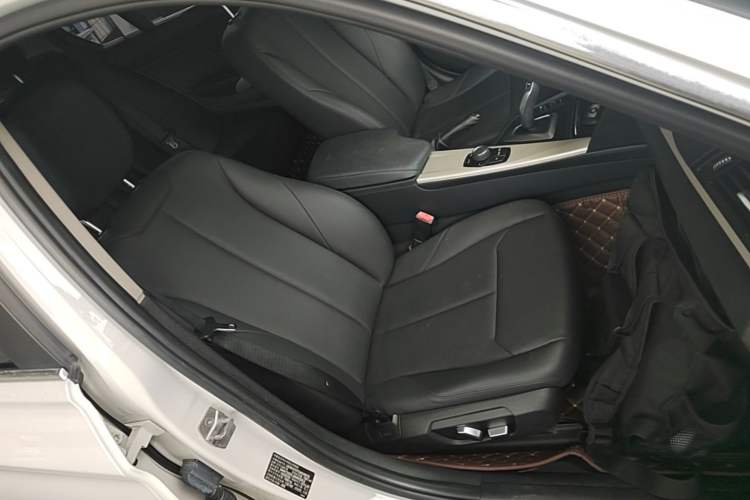 Used BMW 3 Series 2016 320Li Ambition Model Right Front Seat