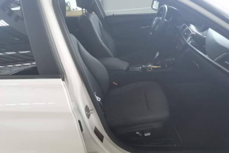 Used BMW 3 Series 2016 316i Fashion Model Right Front Seat