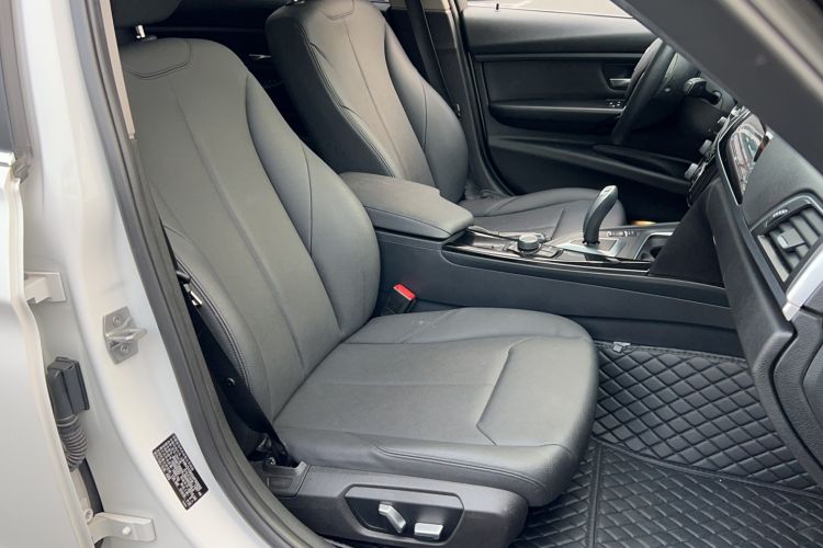 Used BMW 3 Series 2016 320Li Ambition Model Right Front Seat
