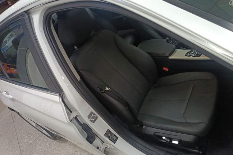 Used BMW 3 Series 2016 320Li Fashion Model Right Front Seat