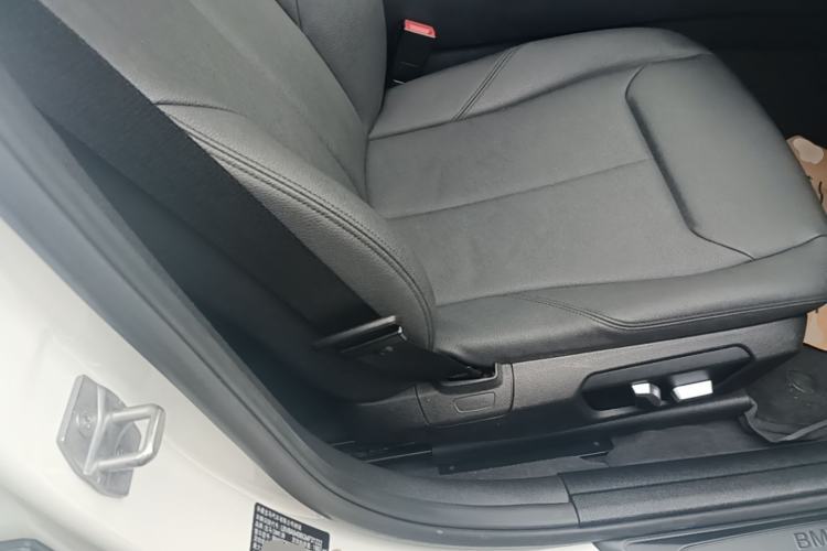 Used BMW 3 Series 2016 320i Fashion Model Right Front Seat