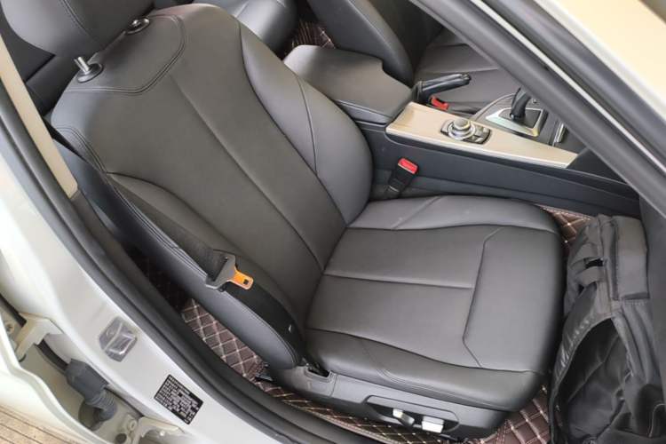 Used BMW 3 Series 2016 320i Fashion Model Right Front Seat