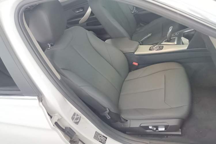 Used BMW 3 Series 2016 320Li Fashion Model Right Front Seat