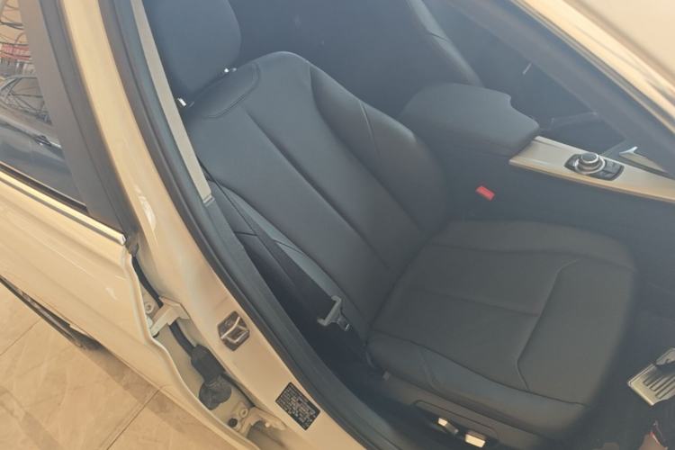 Used BMW 3 Series 2016 320Li Fashion Model Right Front Seat