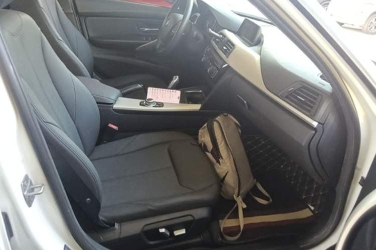 Used BMW 3 Series 2016 320i Fashion Model Right Front Seat