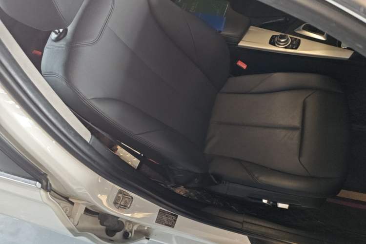 Used BMW 3 Series 2016 320Li Fashion Model Right Front Seat