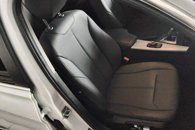Used BMW 3 Series 2016 320Li Ambition Model Right Front Seat