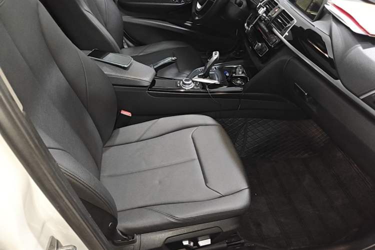 Used BMW 3 Series 2016 320Li Fashion Model Right Front Seat
