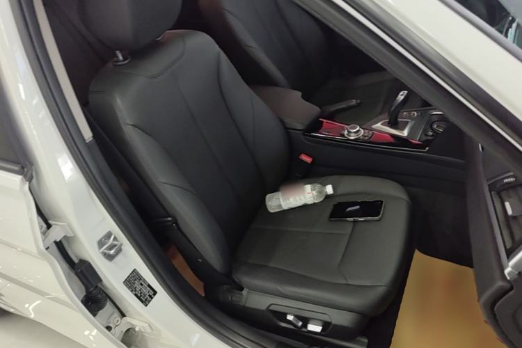 Used BMW 3 Series 2016 320i Fashion Model Right Front Seat