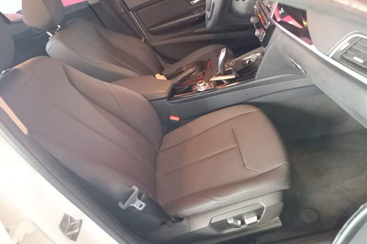 Used BMW 3 Series 2016 320i Fashion Model Right Front Seat