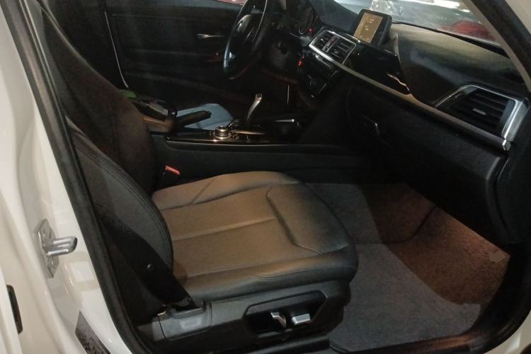 Used BMW 3 Series 2016 320Li Fashion Model Right Front Seat