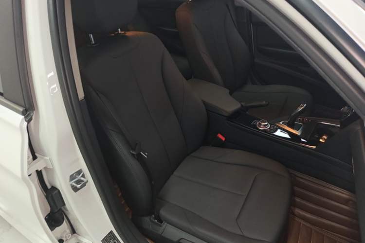 Used BMW 3 Series 2016 320i Fashion Model Right Front Seat