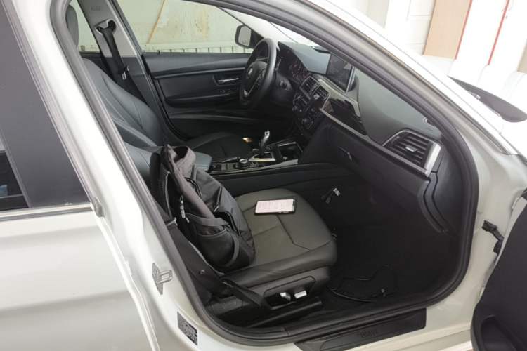 Used BMW 3 Series 2016 320Li Ambition Model Right Front Seat