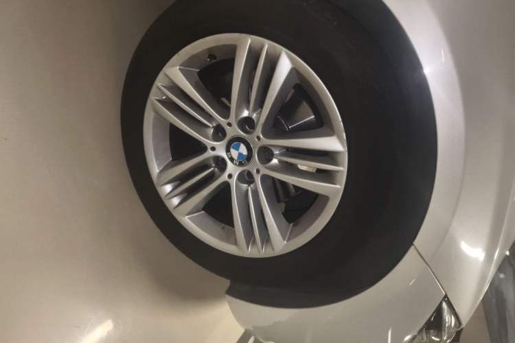 Used BMW 3 Series 2016 320Li Ambition Model Right Front Wheel Hub
