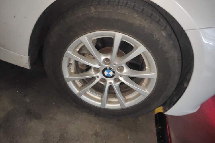 Used BMW 3 Series 2016 316i Fashion Model Right Front Wheel Hub