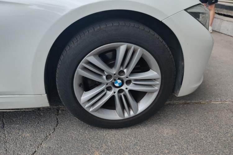 Used BMW 3 Series 2016 320Li Ambition Model Right Front Wheel Hub