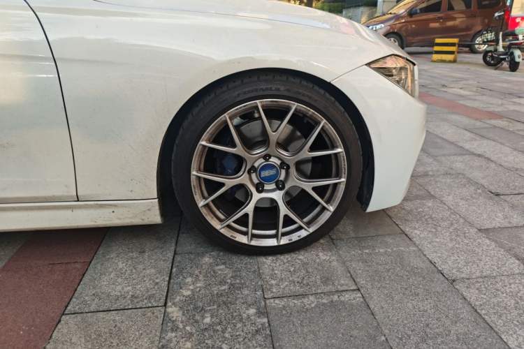 Used BMW 3 Series 2016 328i M Sport Right Front Wheel Hub