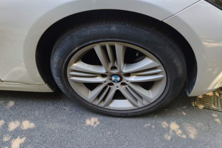 Used BMW 3 Series 2016 320Li Ambition Model Right Front Wheel Hub