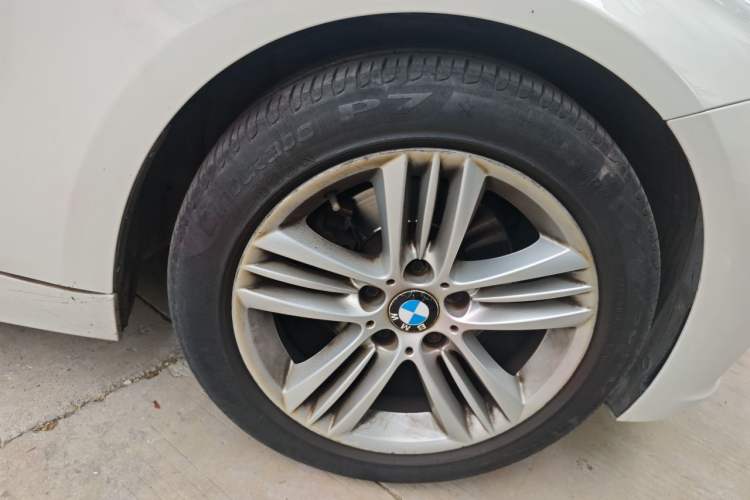 Used BMW 3 Series 2016 320Li Fashion Model Right Front Wheel Hub