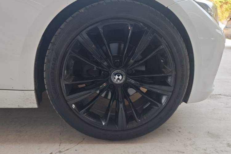Used BMW 3 Series 2016 316Li Fashion Model Right Front Wheel Hub