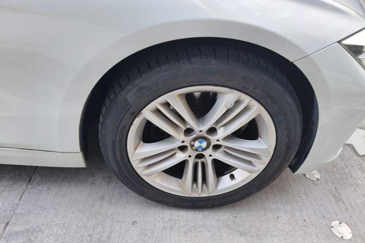 Used BMW 3 Series 2016 320Li Fashion Model Right Front Wheel Hub