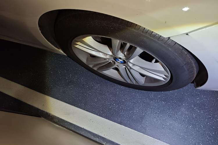 Used BMW 3 Series 2016 320Li Ambition Model Right Front Wheel Hub