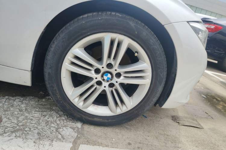 Used BMW 3 Series 2016 320i Fashion Model Right Front Wheel Hub