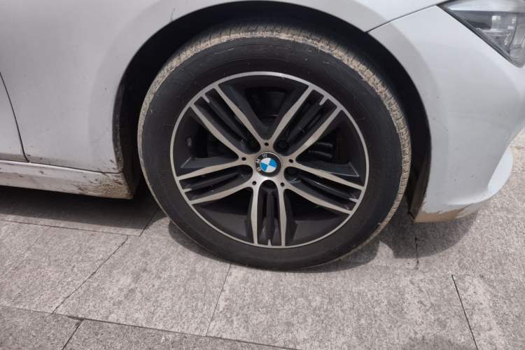 Used BMW 3 Series 2016 320Li Ambition Model Right Front Wheel Hub