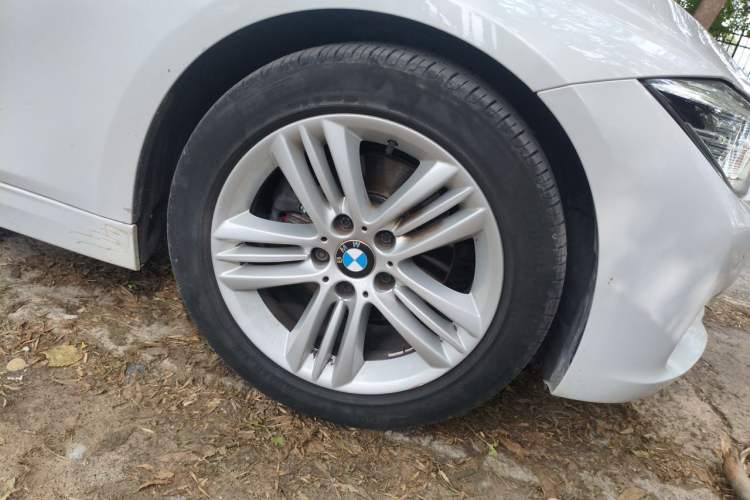 Used BMW 3 Series 2016 320Li Fashion Model Right Front Wheel Hub