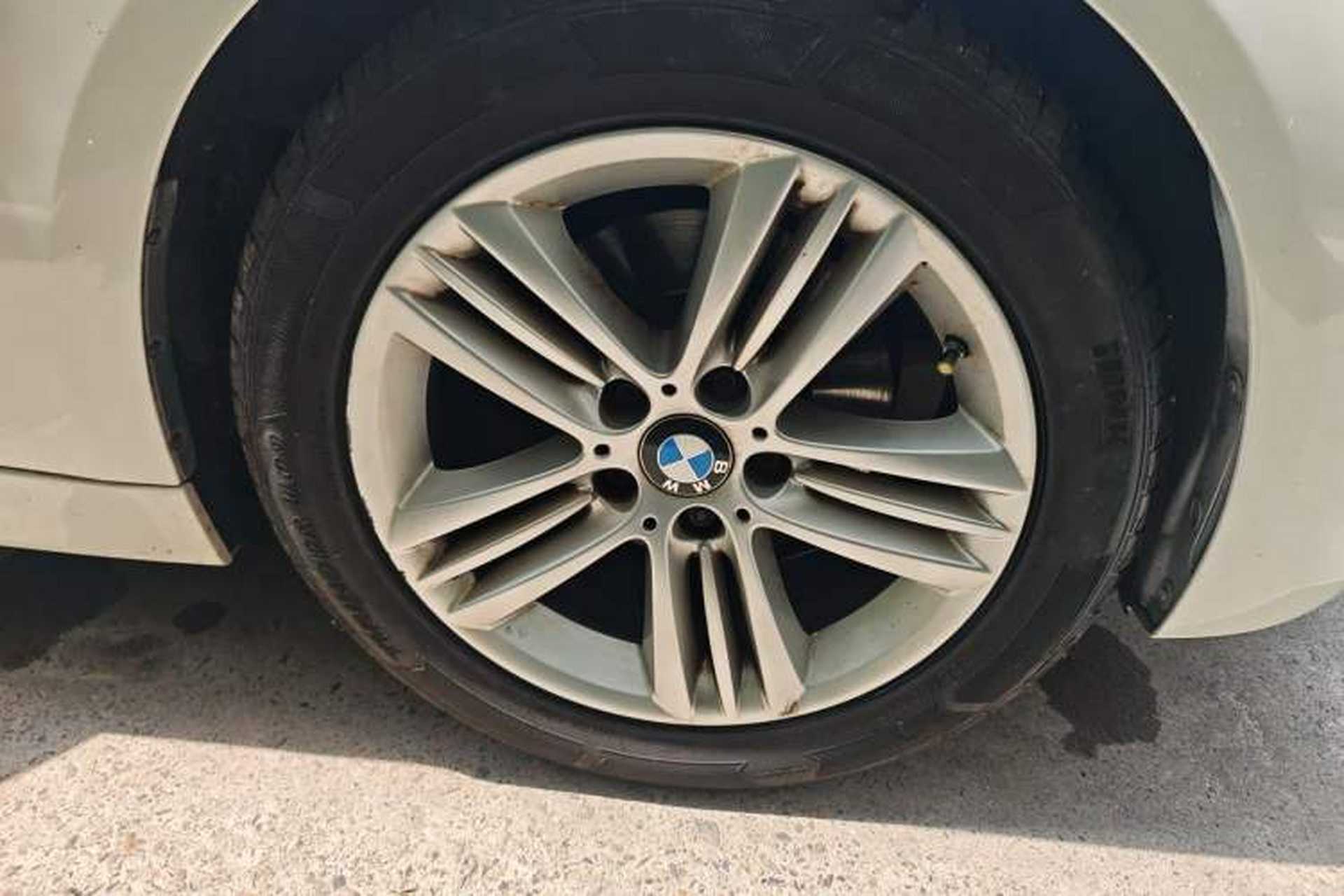Used BMW 3 Series 2016 320Li Fashion Model Right Front Wheel Hub