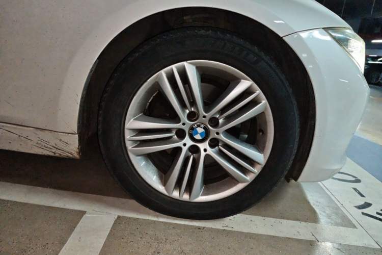 Used BMW 3 Series 2016 320Li Ambition Model Right Front Wheel Hub