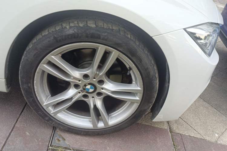 Used BMW 3 Series 2016 320i M Sport Right Front Wheel Hub