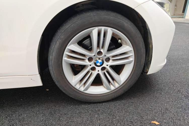Used BMW 3 Series 2016 320Li Ambition Model Right Front Wheel Hub
