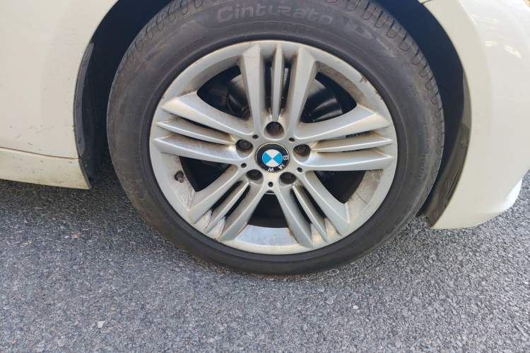Used BMW 3 Series 2016 320i Fashion Model Right Front Wheel Hub