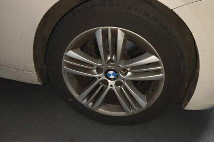 Used BMW 3 Series 2016 320i Fashion Model Right Front Wheel Hub