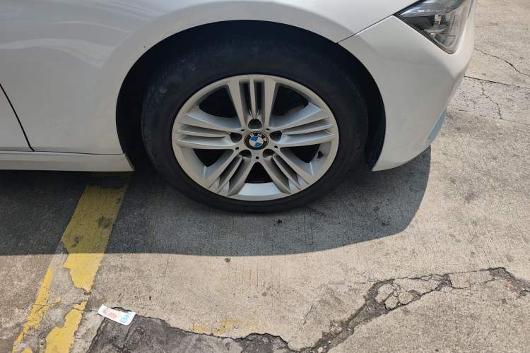 Used BMW 3 Series 2016 320Li Ambition Model Right Front Wheel Hub