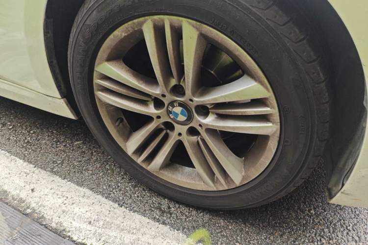 Used BMW 3 Series 2016 320Li Fashion Model Right Front Wheel Hub