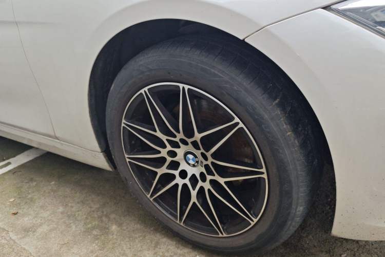 Used BMW 3 Series 2016 320Li Ambition Model Right Front Wheel Hub