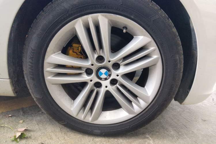 Used BMW 3 Series 2016 320Li Fashion Model Right Front Wheel Hub