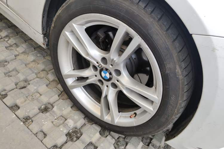 Used BMW 3 Series 2016 320Li Ambition Model Right Front Wheel Hub
