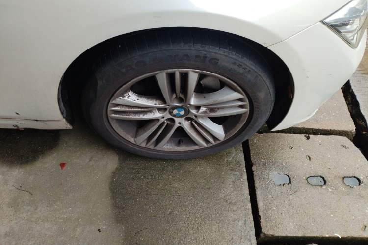 Used BMW 3 Series 2016 320Li Fashion Model Right Front Wheel Hub